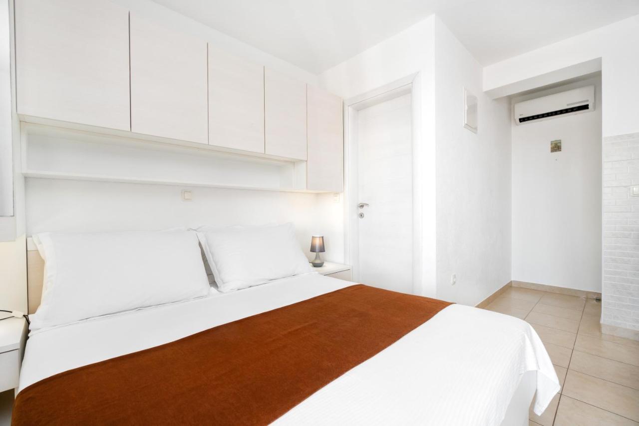 Apartments And Rooms Vuleta, Close To The Beach Makarska Esterno foto