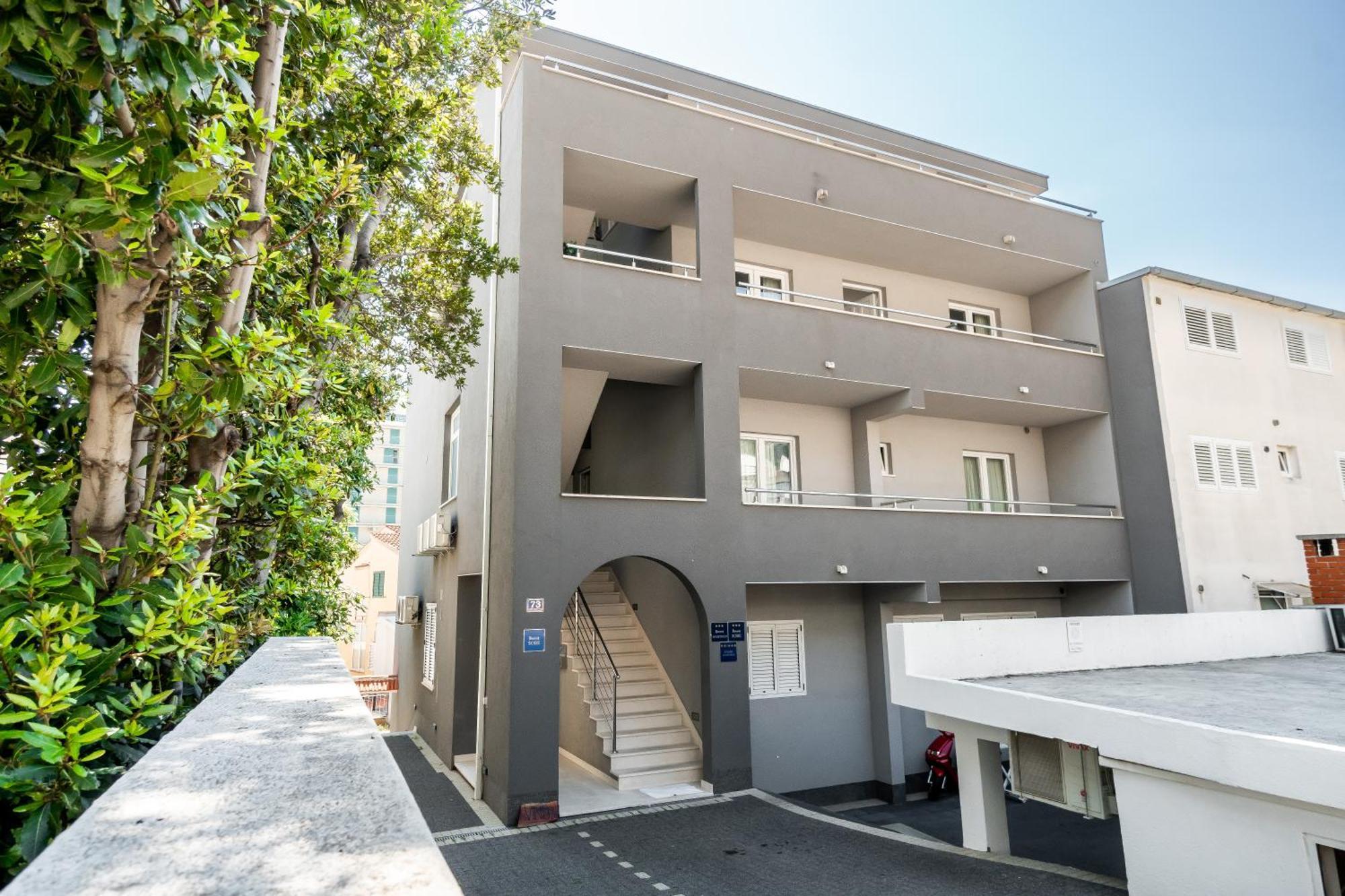Apartments And Rooms Vuleta, Close To The Beach Makarska Esterno foto